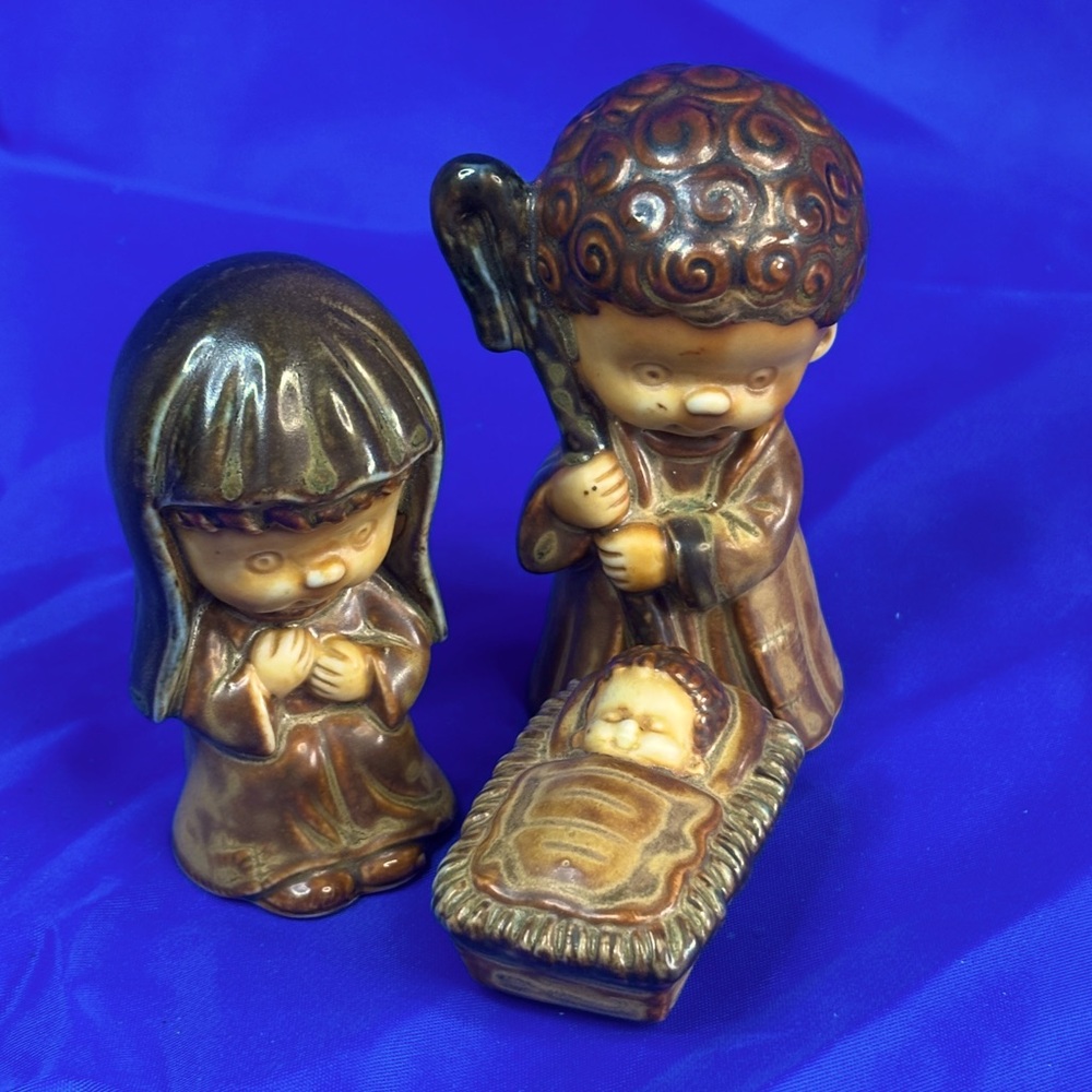 Vintage CCCC Japan Nativity Scene with Mary Joseph Baby Jesus Mini Figurines (3)